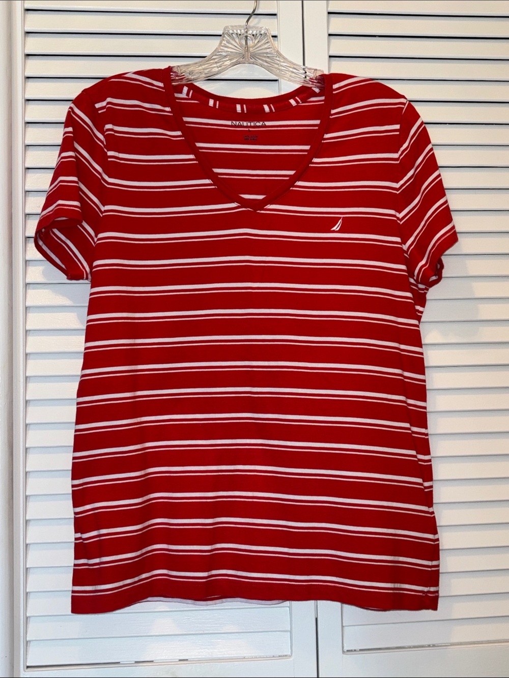 Nautica Red & White Striped V-Neck Tee size L